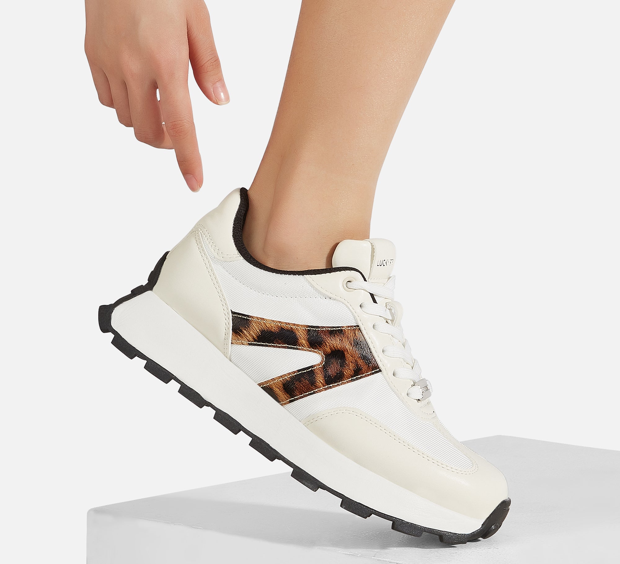 Lucky Step Retro Platform Sneakers for Women