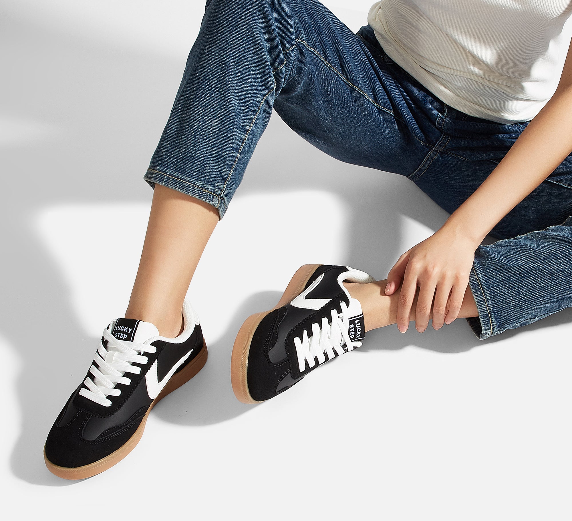 Women's Retro Sneakers - Non-Slip Comfort Walking Shoes