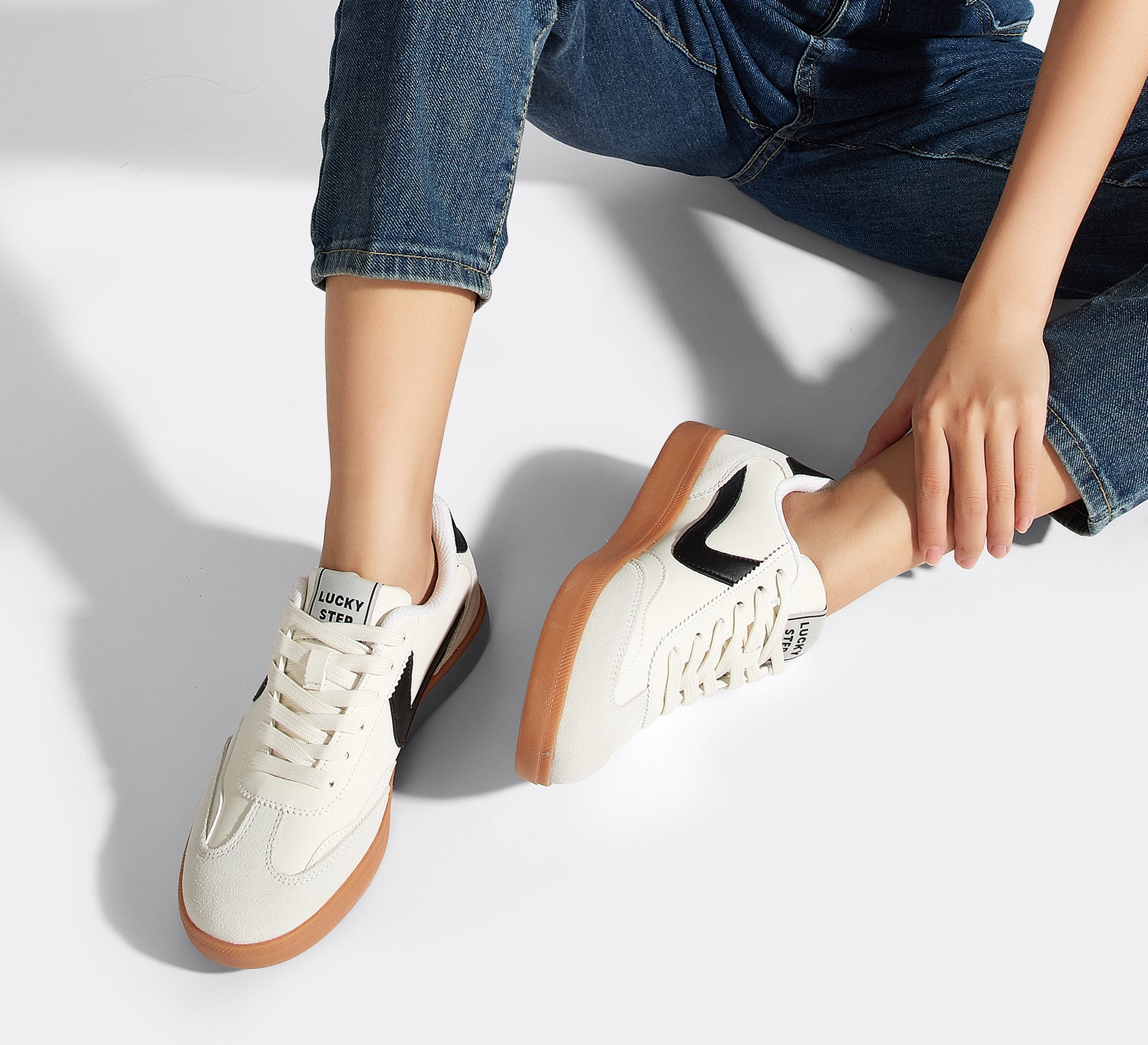 Women's Retro Sneakers - Non-Slip Comfort Walking Shoes