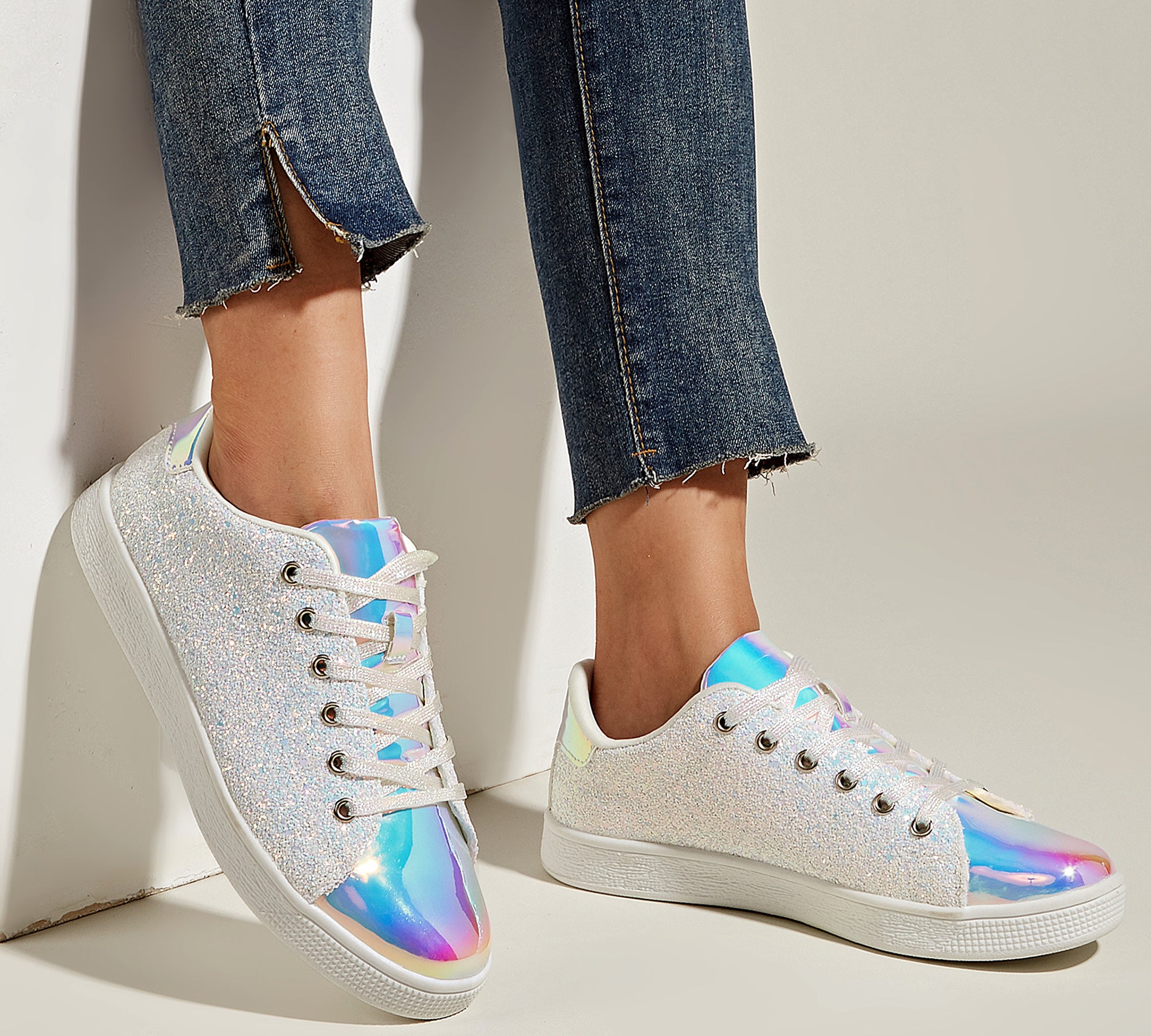 #color_White Hologram